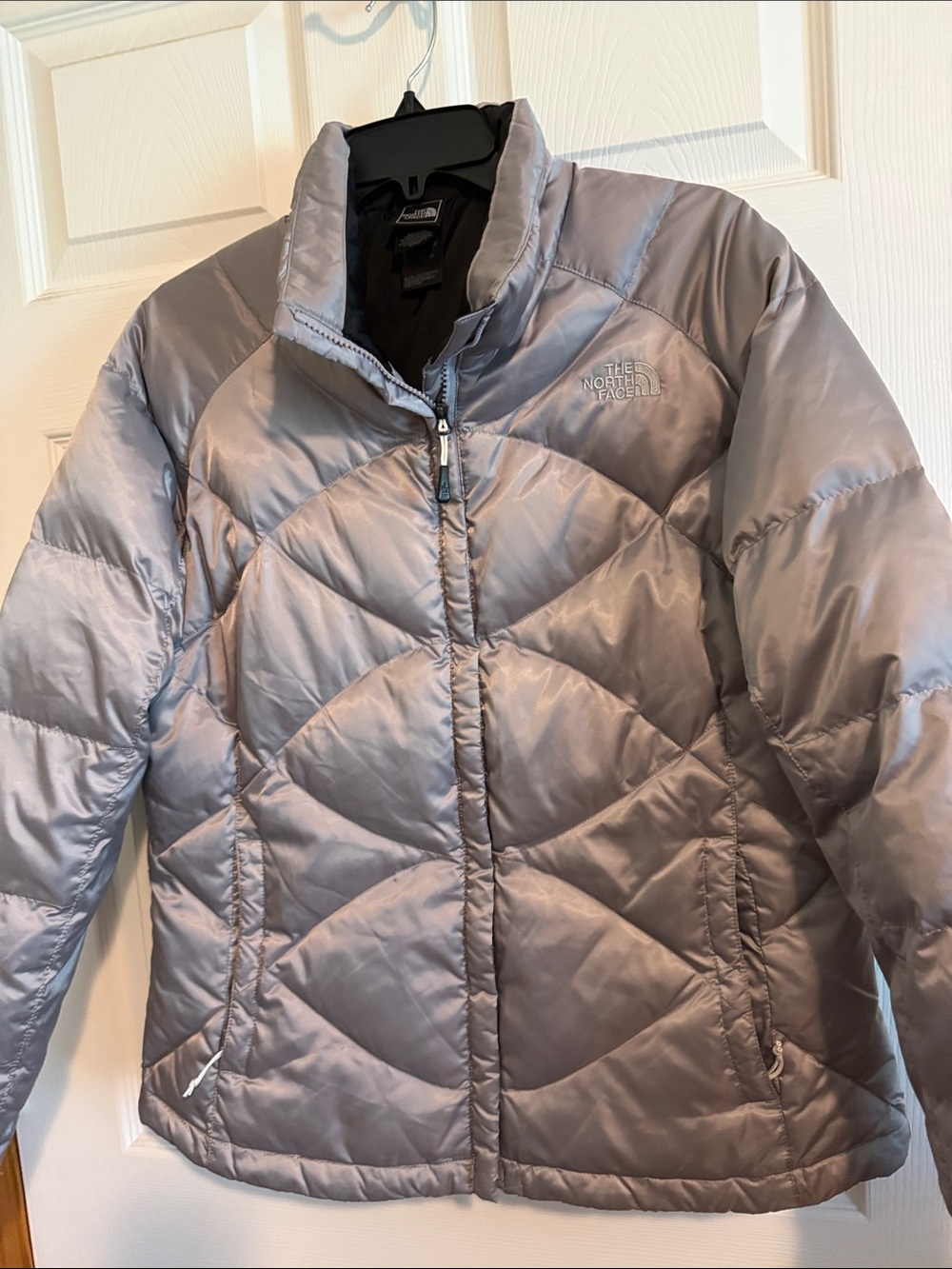 The North Face Women's Light Silver Quilted Puffer Jacket 550